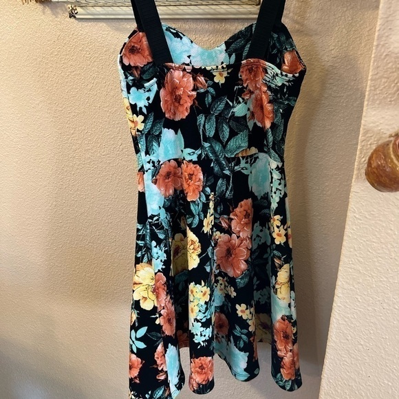 Girls Floral Fitted Dress - Picture 4 of 5